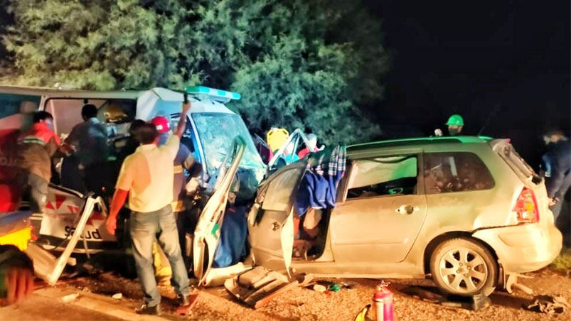 Murieron tres niños y cinco adultos tras el impactante choque. Foto: Diario Chilecito.