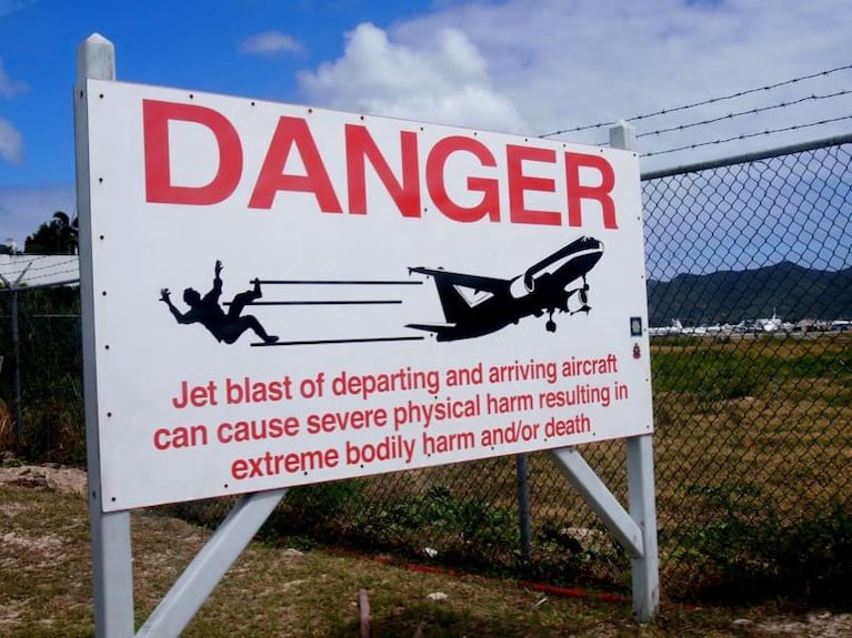 Murió por la ráfaga de un avión en la playa más peligrosa del mundo