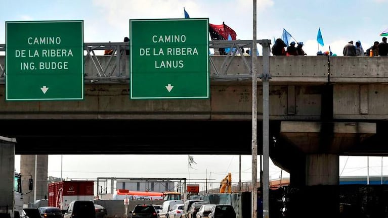 Murió un motochoro al saltar de un puente cuando lo perseguía la Policía