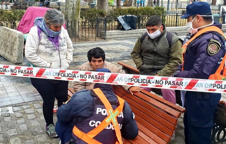 Murió una mujer en situación de calle en Plaza San Martín