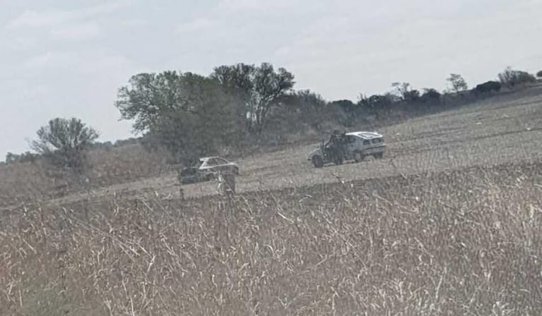 Murió y lo dejaron tirado: apareció quemado el auto que lo habría chocado