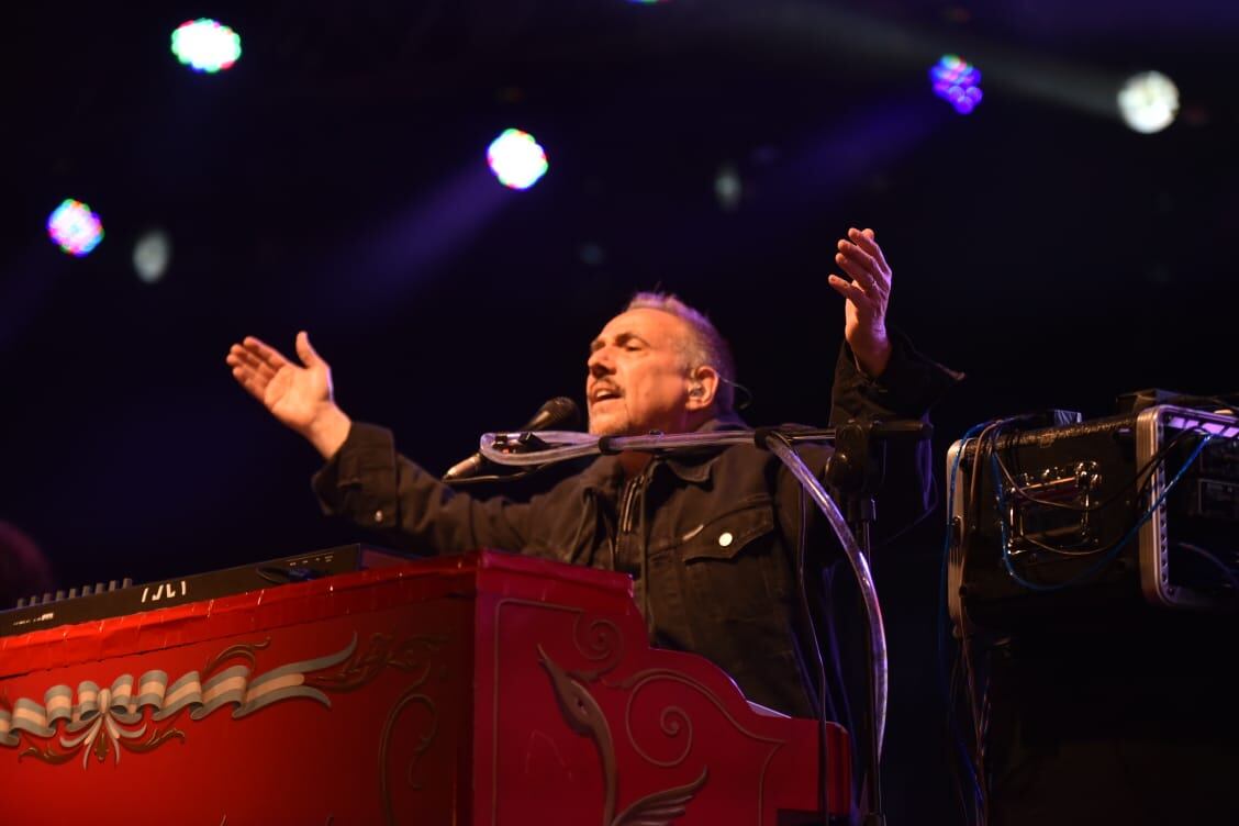 Música, sabores y tradición: lo mejor de la primera noche, con Luciano Pereyra y Alejandro Lerner. / Foto: Lucio Casalla ElDoce.tv