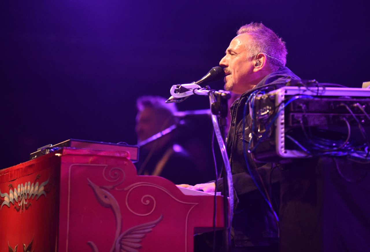 Música, sabores y tradición: lo mejor de la primera noche, con Luciano Pereyra y Alejandro Lerner. / Foto: Lucio Casalla ElDoce.tv