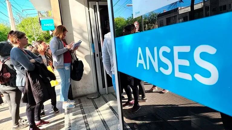 Nación dará de baja más de 27 mil planes sociales con irregularidades.