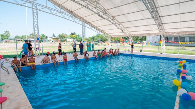 Natación, una de las tantas actividades en los Parques Educativos.