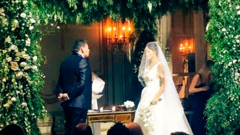 Natalia Fassi se casó en un salón del hotel Alvear, ante 300 invitados.
