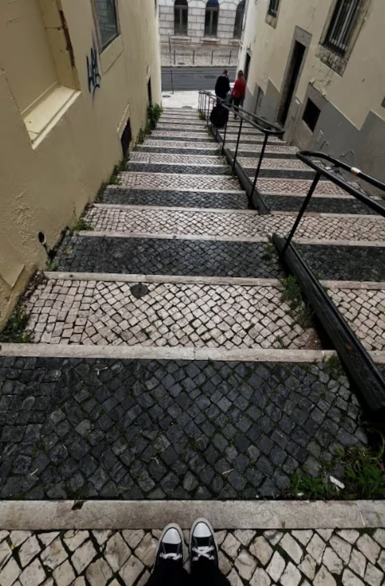 Natalia Oreiro y una postal de Lisboa. Imagen: Instagram de Natalia Oreiro.