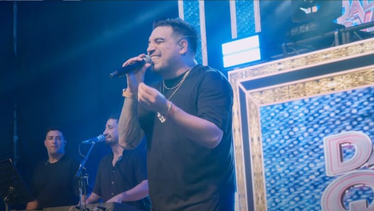 Neno Aguirre en el nuevo videoclip de Dale Q´ Va.