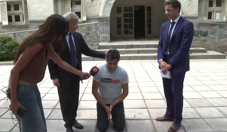 Néstor Maldonado afirmó de rodillas que es inocente en Noticiero Doce.