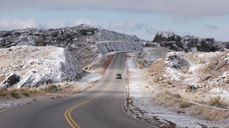 Nevada, frío polar y rutas: qué es el hielo negro y por qué es un peligro