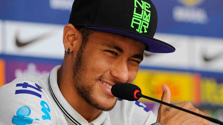 Ney está feliz con su nuevo look, pero las bromas explotaron.