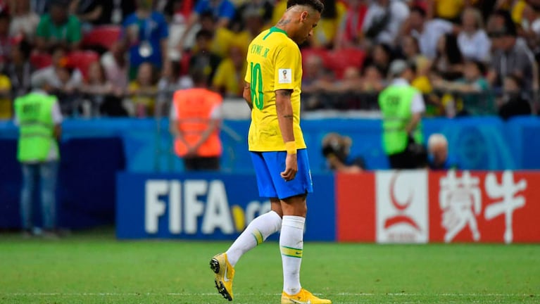 Neymar fue blanco de las burlas en las redes sociales.