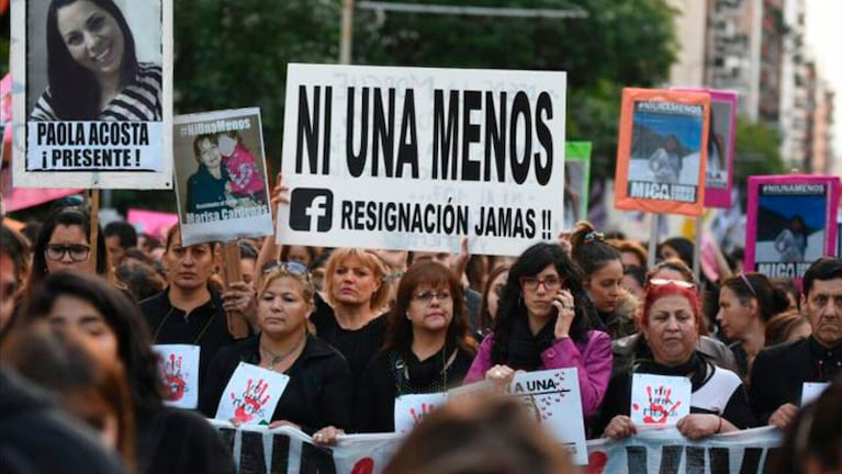 Ni una menos: el reclamos se vuelve cada día más vigente ante los femicidios en todo el país. Foto: Lucio Casalla / ElDoce.tv.