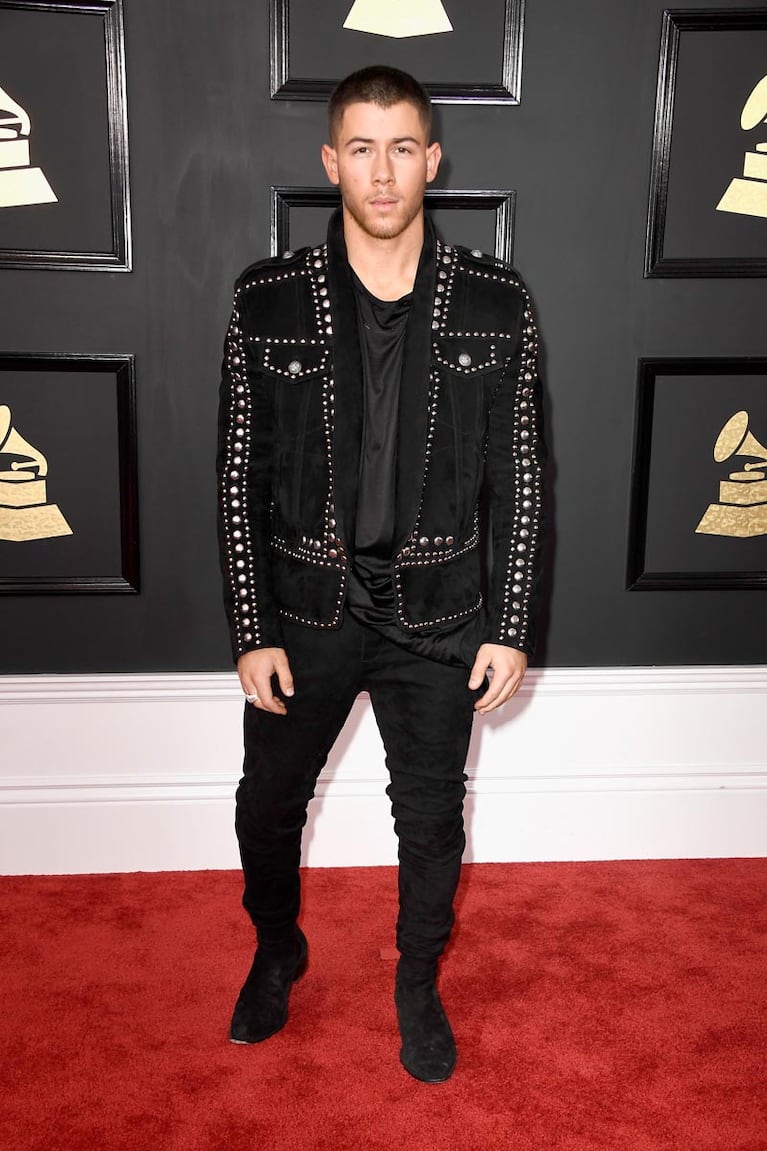 Nick Jonas elegante y moderno. Fotos: Grammys.