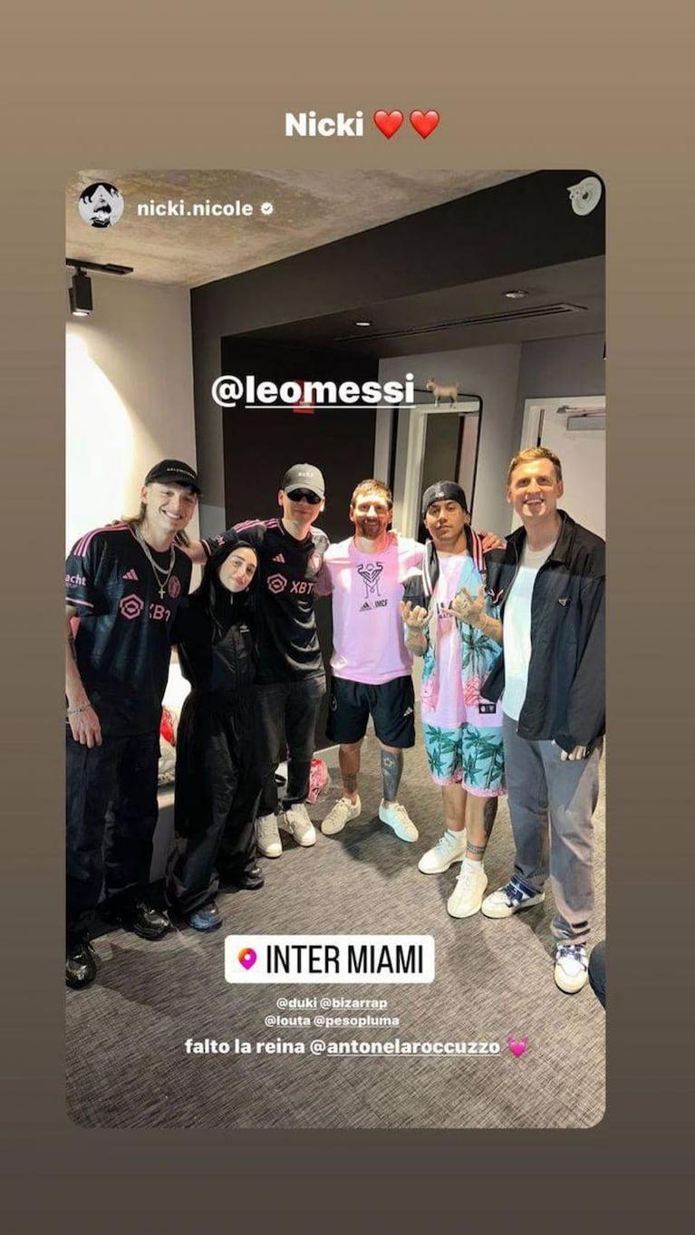 Nicki Nicole se sacó una foto con Messi y le envió un mensaje a Antonela