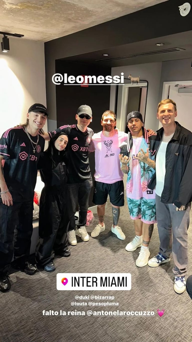 Nicki Nicole se sacó una foto con Messi y le envió un mensaje a Antonela