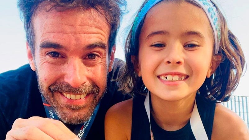 Nico Cabré y su hija Rufina tras correr la maratón.