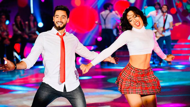 Nico Occhiato y Florencia Jazmín debutaron con Agapornis tocando en vivo.