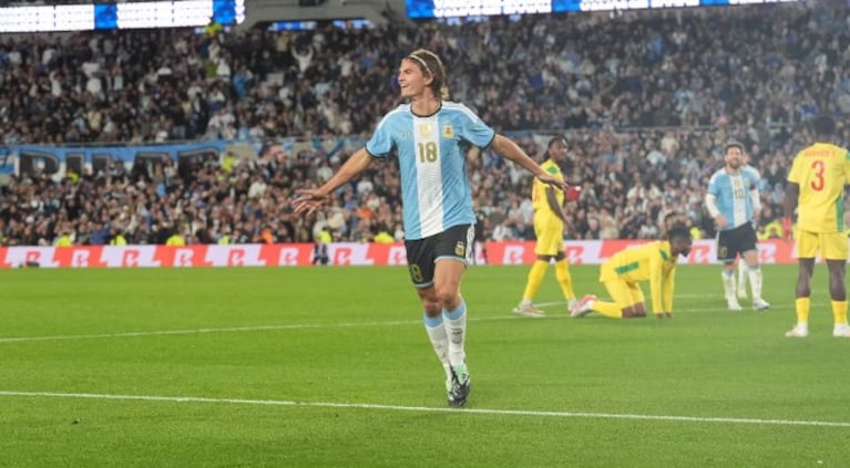 nico paz