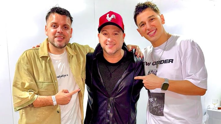 Nico Sattler y el Chino Herrera junto a Yuthiel Peréz.