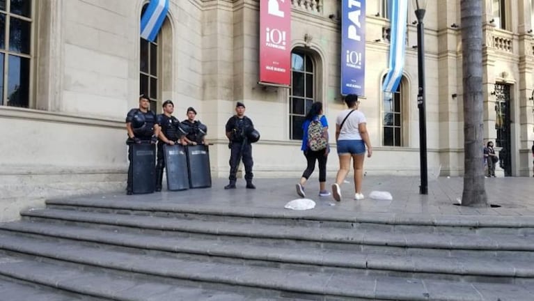 Niegan saqueos en Córdoba: la Policía aclaró qué pasó en el centro