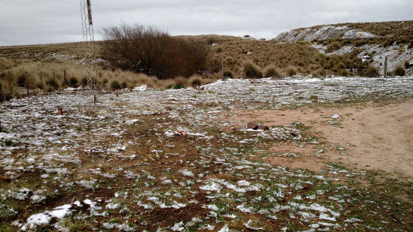 Nieve en pleno octubre en las Altas Cumbres. Foto: Karina Vallori.