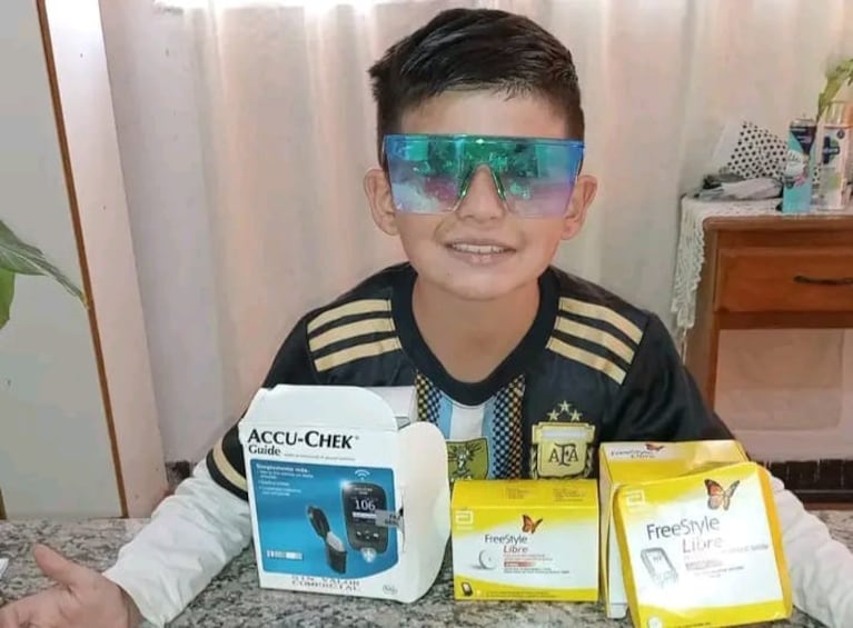 Niño con diabetes viajó de Cruz de Eje a Córdoba para un control, pero se le perdió su glucómetro y pide ayuda