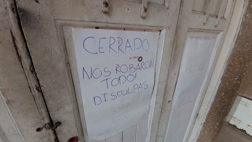 No pueden seguir trabajando y tienen que conseguir dinero reponerles las bicicletas a sus clientes.