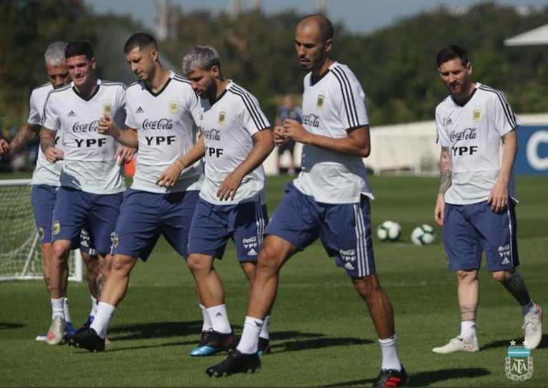 Noche de terror para la Selección: bombas de estruendo y despertadores a la madrugada