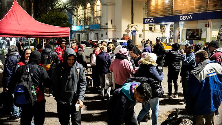 Noches Cálidas, la iniciativa de voluntarios de la Cruz Roja en Córdoba.