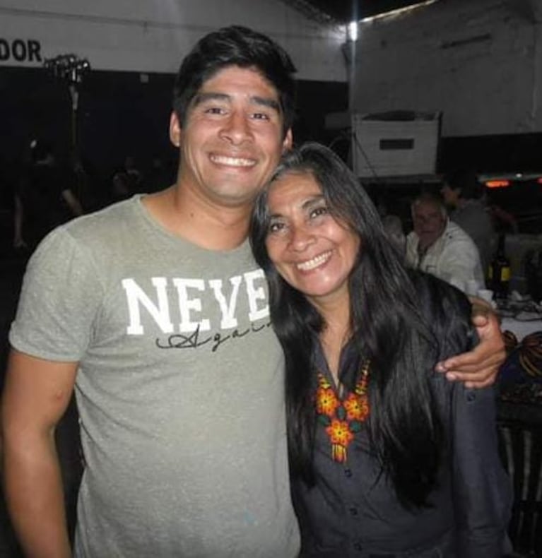 norma junto a su hijo, quien en este momento está desaparecido.