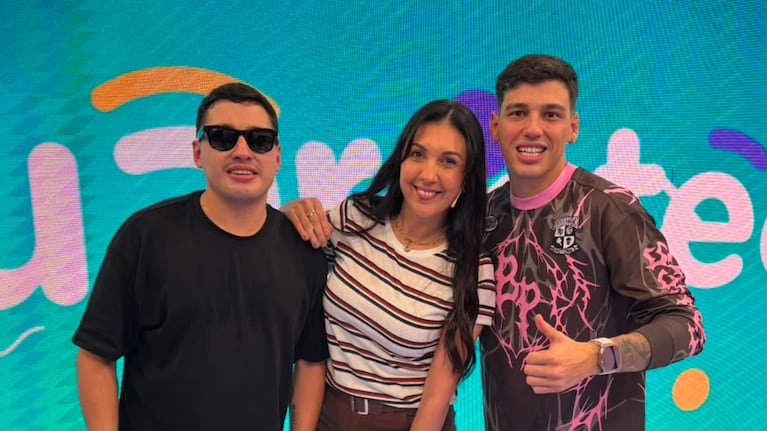 Nos unimos con la banda para regalar juguetes en el Día de las Infancias.