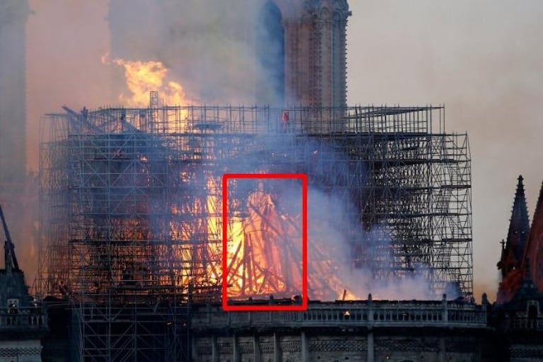 Notre Dame: se formó una silueta entre las llamas y dijeron que vieron a Jesús