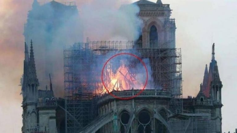Notre Dame: se formó una silueta entre las llamas y dijeron que vieron a Jesús