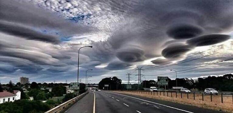 Nubes lenticulares provocaron asombro en Ciudad del Cabo