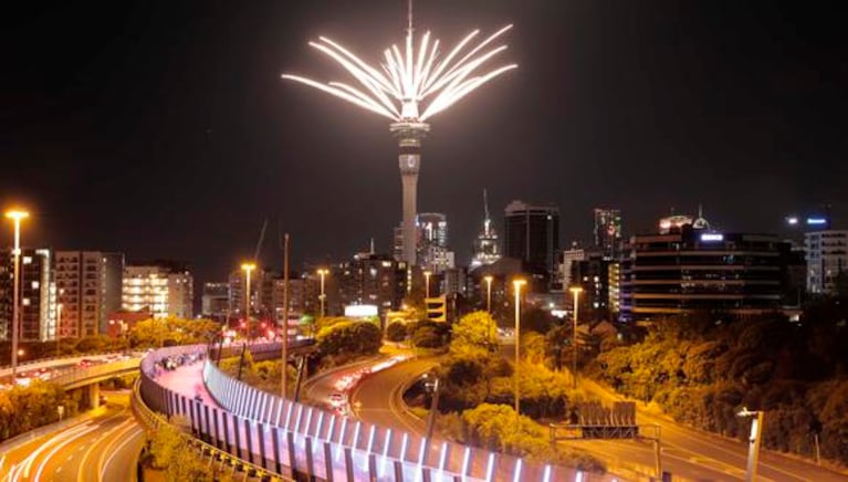 Nueva Zelanda y su clásica celebración con fuegos artificiales.