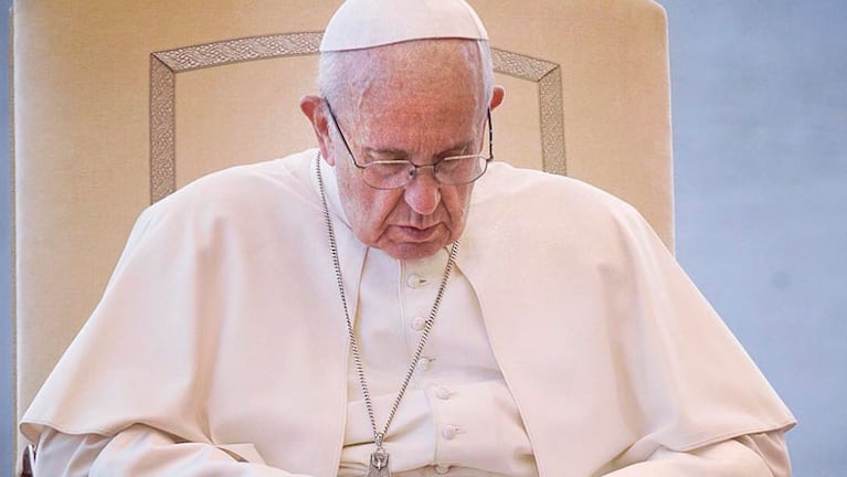 Nuevamente acusan al Papa de callarse sobre los abusos cometidos por sacerdotes.