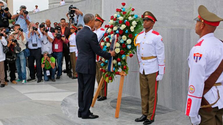 Obama rindió homenaje a José Martí en La Habana. Foto: CNN.