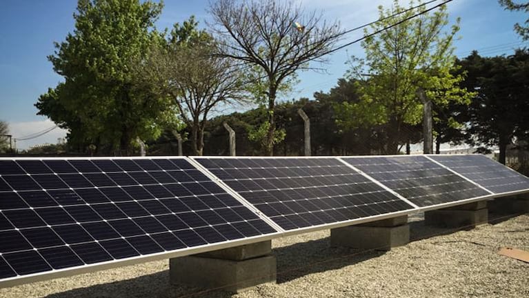 Obtener energía mediante paneles solares hoy cuesta lo mismo que hacerlo usando combustibles fósiles.