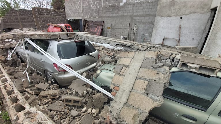 Ocurrió en una obra tras el fuerte viento en barrio Cárcano. Foto: Andrés Ferreyra / El Doce