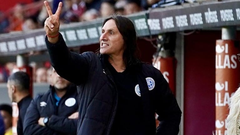 Olave cruzó a los detractores de Belgrano.