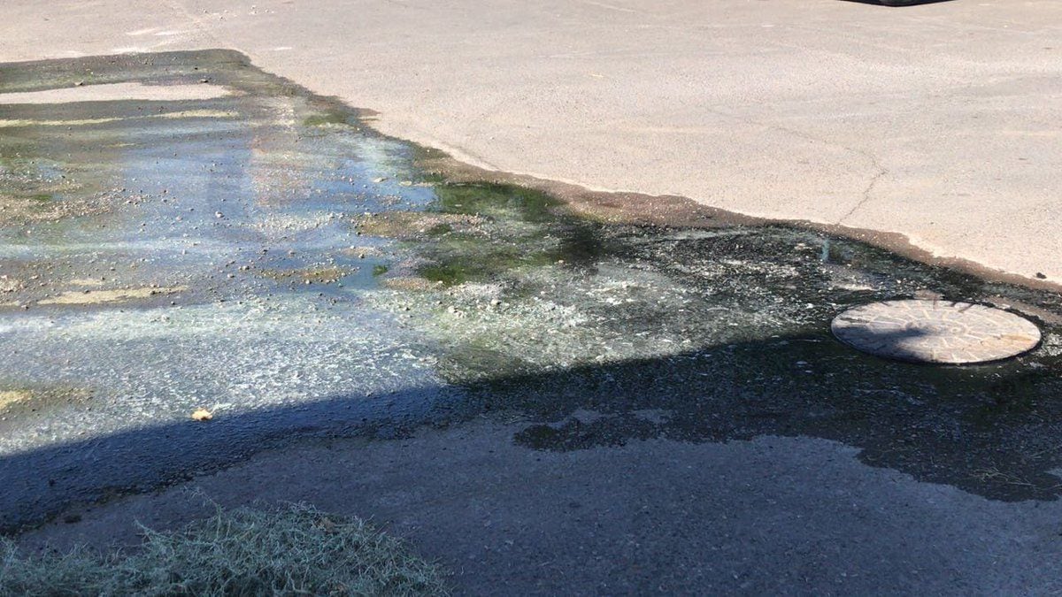 Olor insoportable en el Polo Sanitario por derrames cloacales