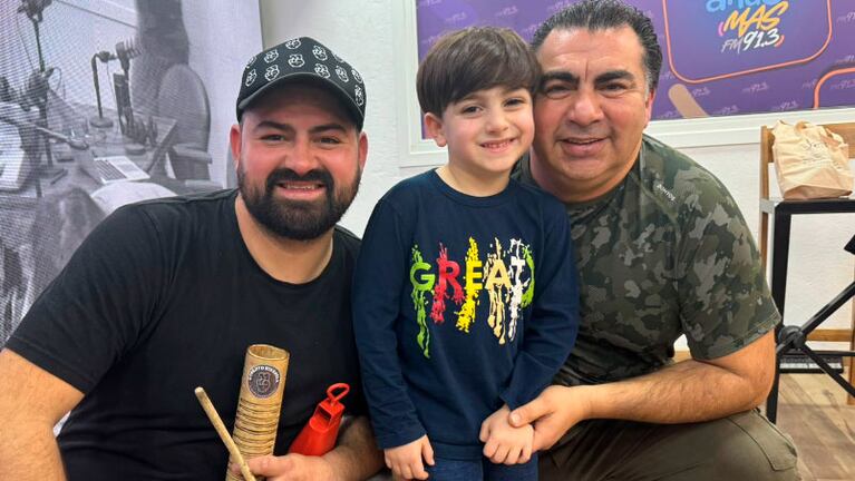 Omar, Agustín y Justino Rivarola en "Así tocaba Leonor".