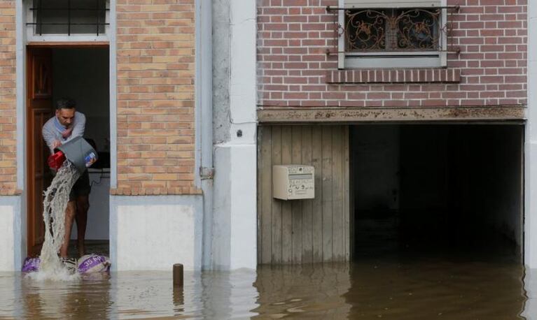 Once muertos dejó la inundación en Francia