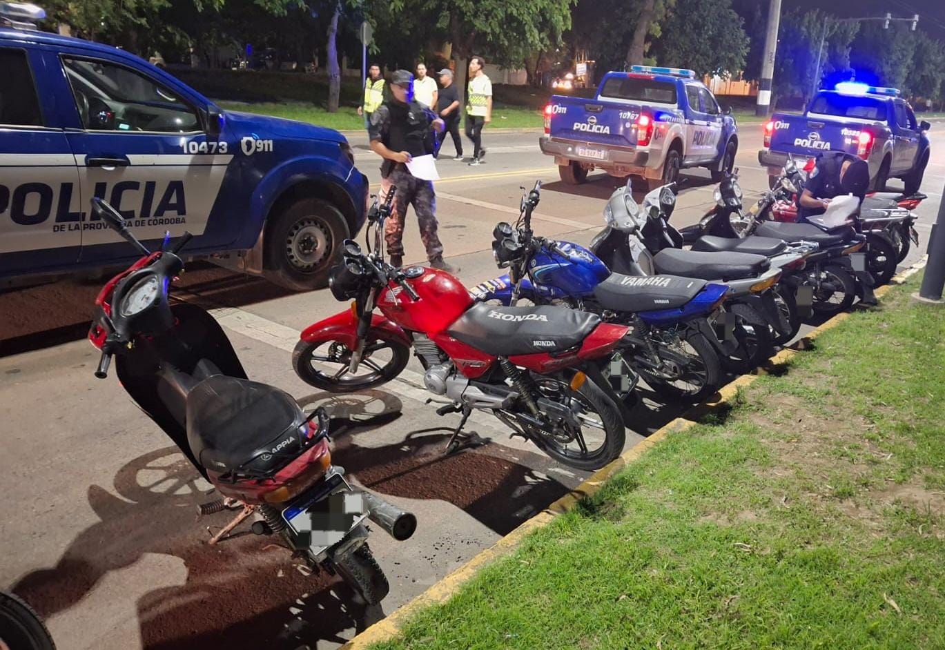 “Operativo Tunning”: secuestraron decenas de motos y autos y dos policías fueron atropellados