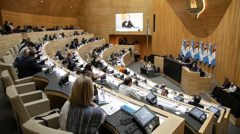 Opositores dicen que la Provincia y la Municipalidad "muestren señales de sensibilidad" con la gente.