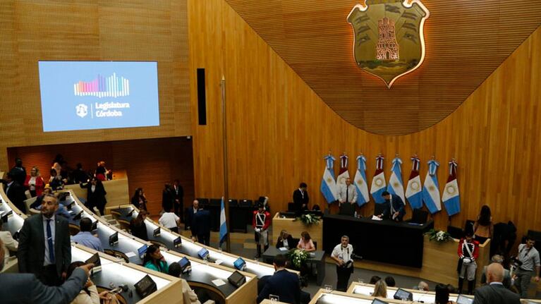 Opositores solicitaron la explicación urgente de la cartera de Salud provincial.