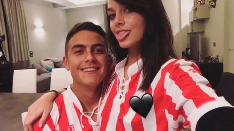 Oriana Sabatini posó con Dybala... ¡y la camiseta de Instituto!