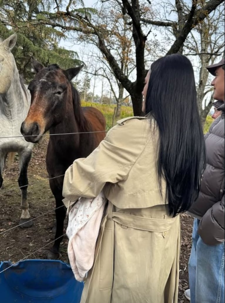 Oriana Sabatini y Paulo Dybala disfrutan de sus vacaciones en Córdoba junto a la pequeña Gia.