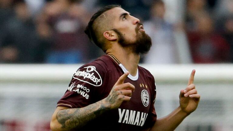 Oscar Benítez fue campeón en Lanús.